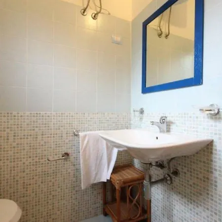 Apartment Locazione Turistica Reale-1 *